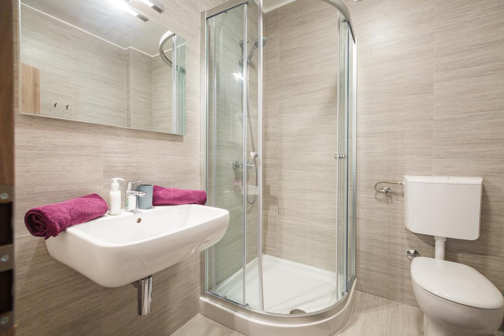 Ivni Apartmani Novigrad Istria Rum bild