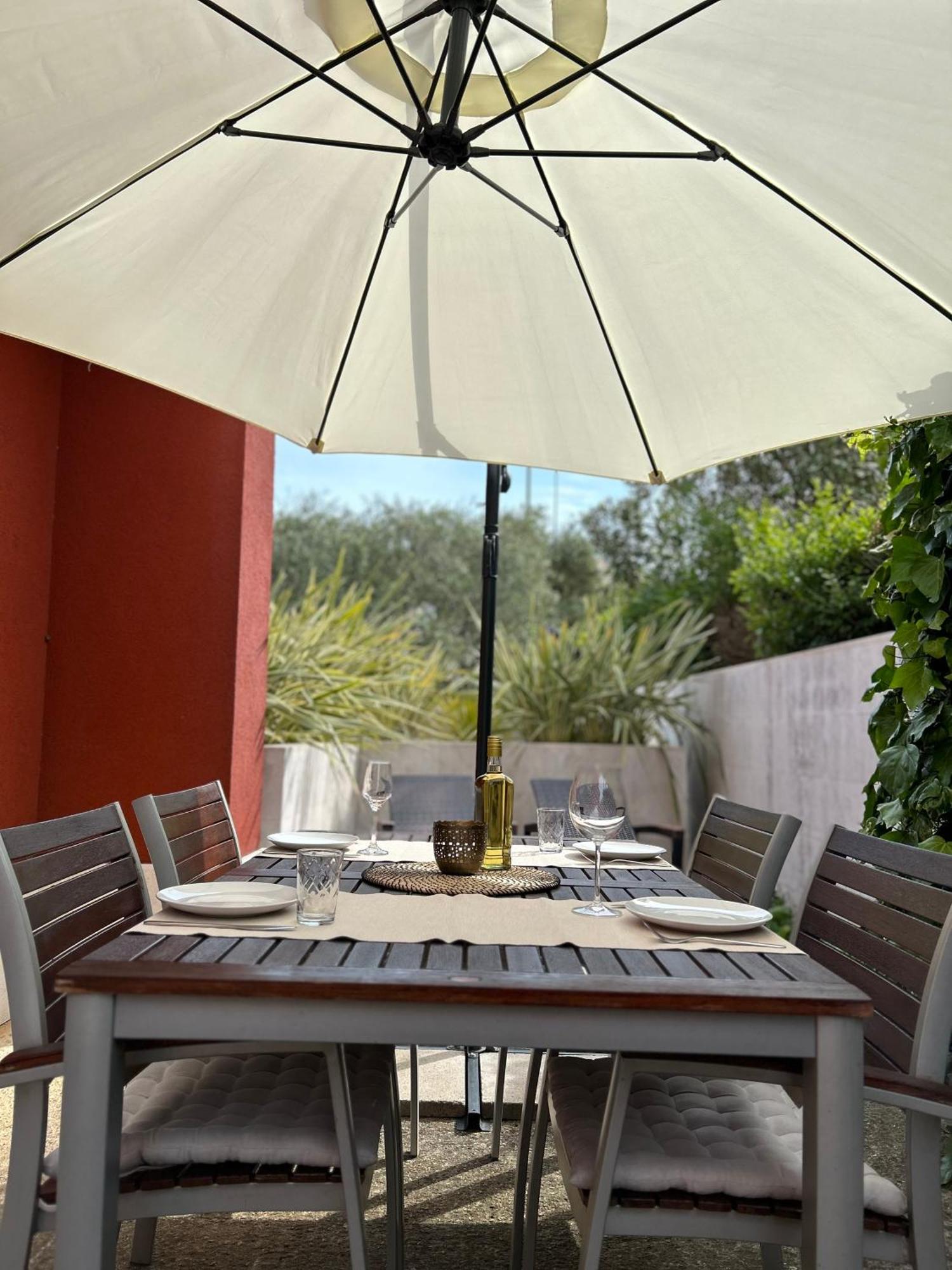 Ivni Apartmani Novigrad Istria Exteriör bild