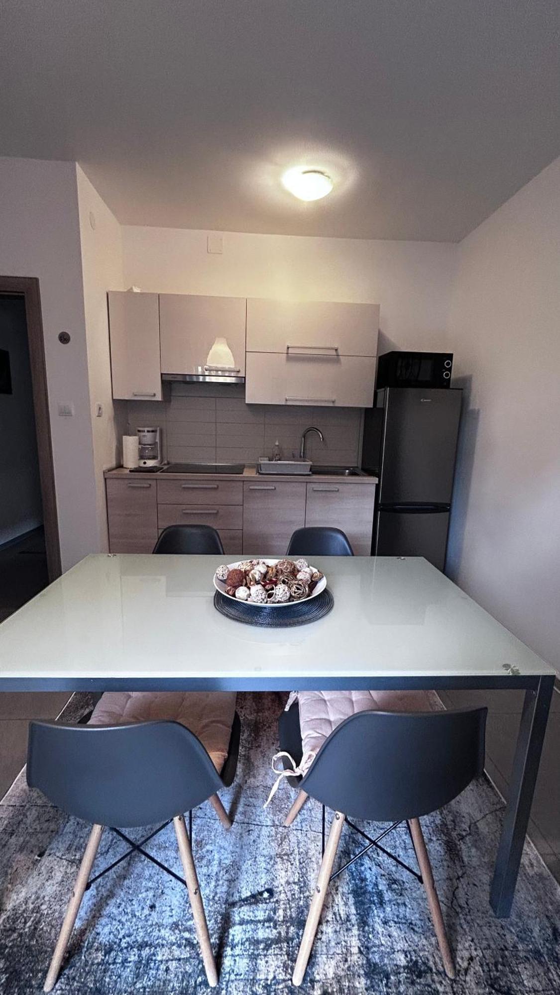 Ivni Apartmani Novigrad Istria Exteriör bild