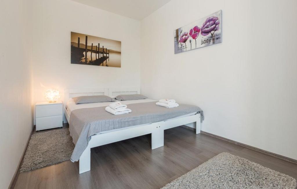 Ivni Apartmani Novigrad Istria Exteriör bild