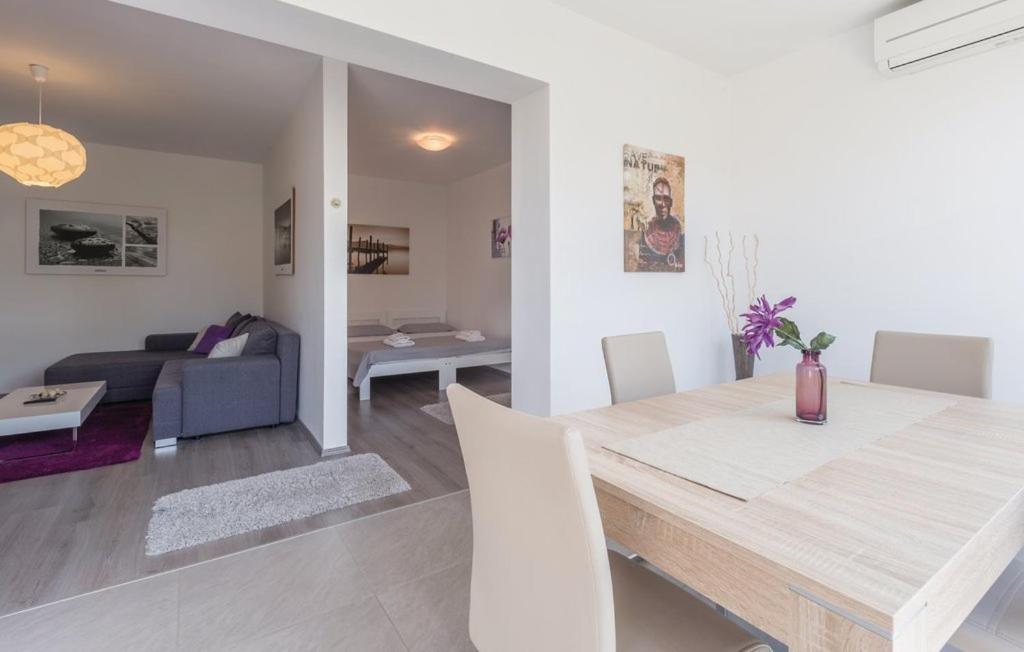 Ivni Apartmani Novigrad Istria Exteriör bild